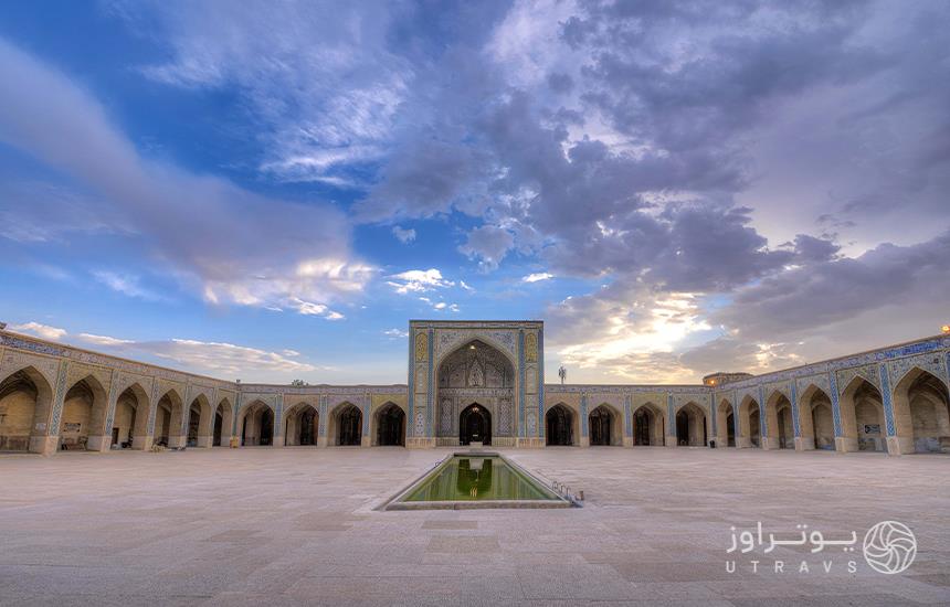 صحن مسجد جامع وکیل شیراز